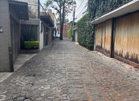 CASA EN VENTA EN ZONA EXCLUSIA DE LA CIUDAD