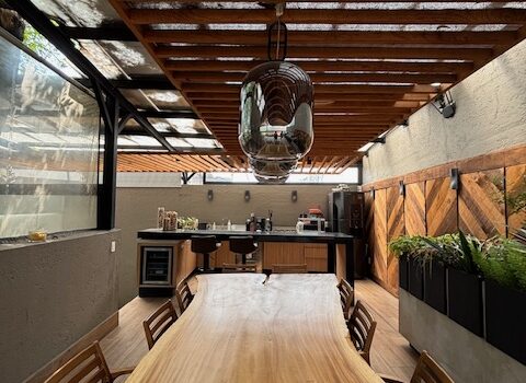CASA EN VENTA EN ZONA EXCLUSIA DE LA CIUDAD