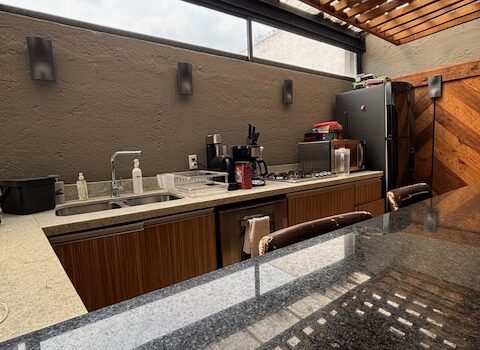 CASA EN VENTA EN ZONA EXCLUSIA DE LA CIUDAD