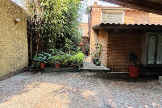 BONITA CASA EN CONDOMINIO