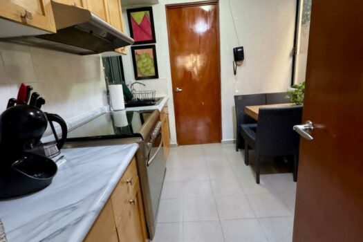 BONITA CASA EN RENTA CON ELEVADOR
