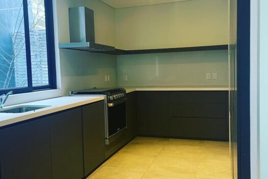 CASA MINIMALISTA EN RENTA